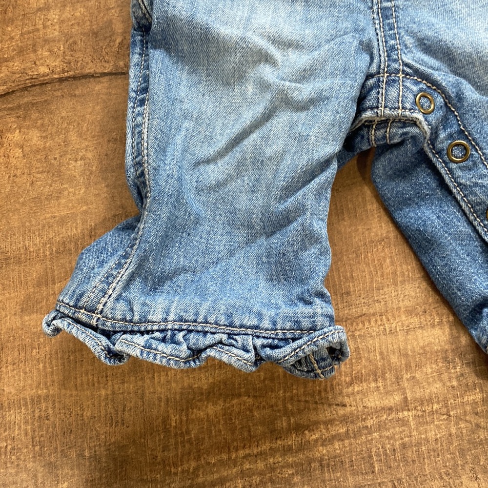 BABY GIRL RUFFLE FLARE JEANS - Picture 3 of 4